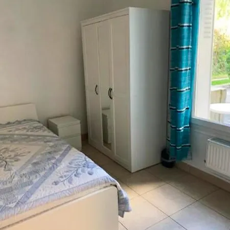 Maison Accueillante A Avec Jardin Cloture La Courneuve